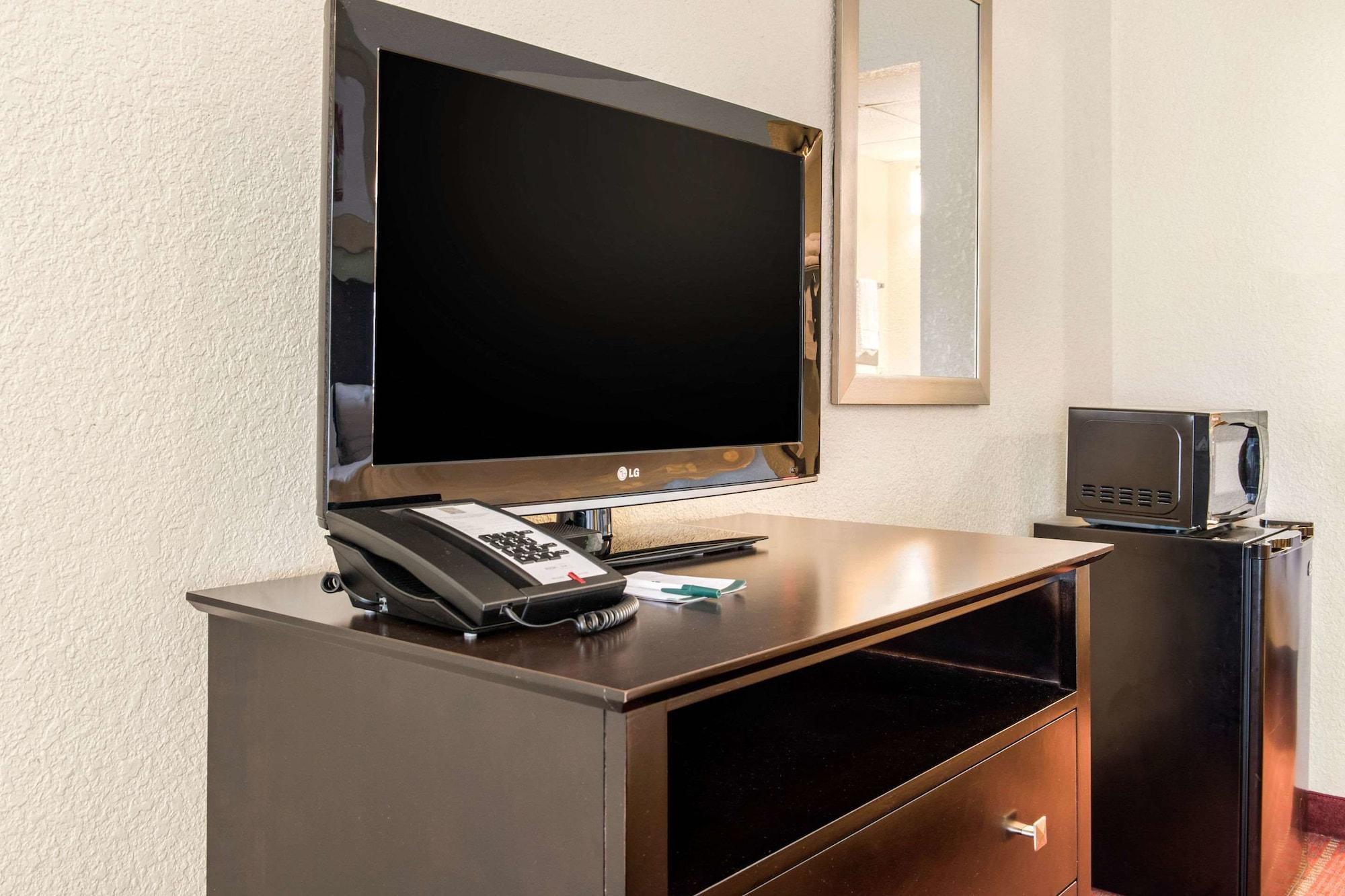 Huntingburg Quality Inn מראה חיצוני תמונה