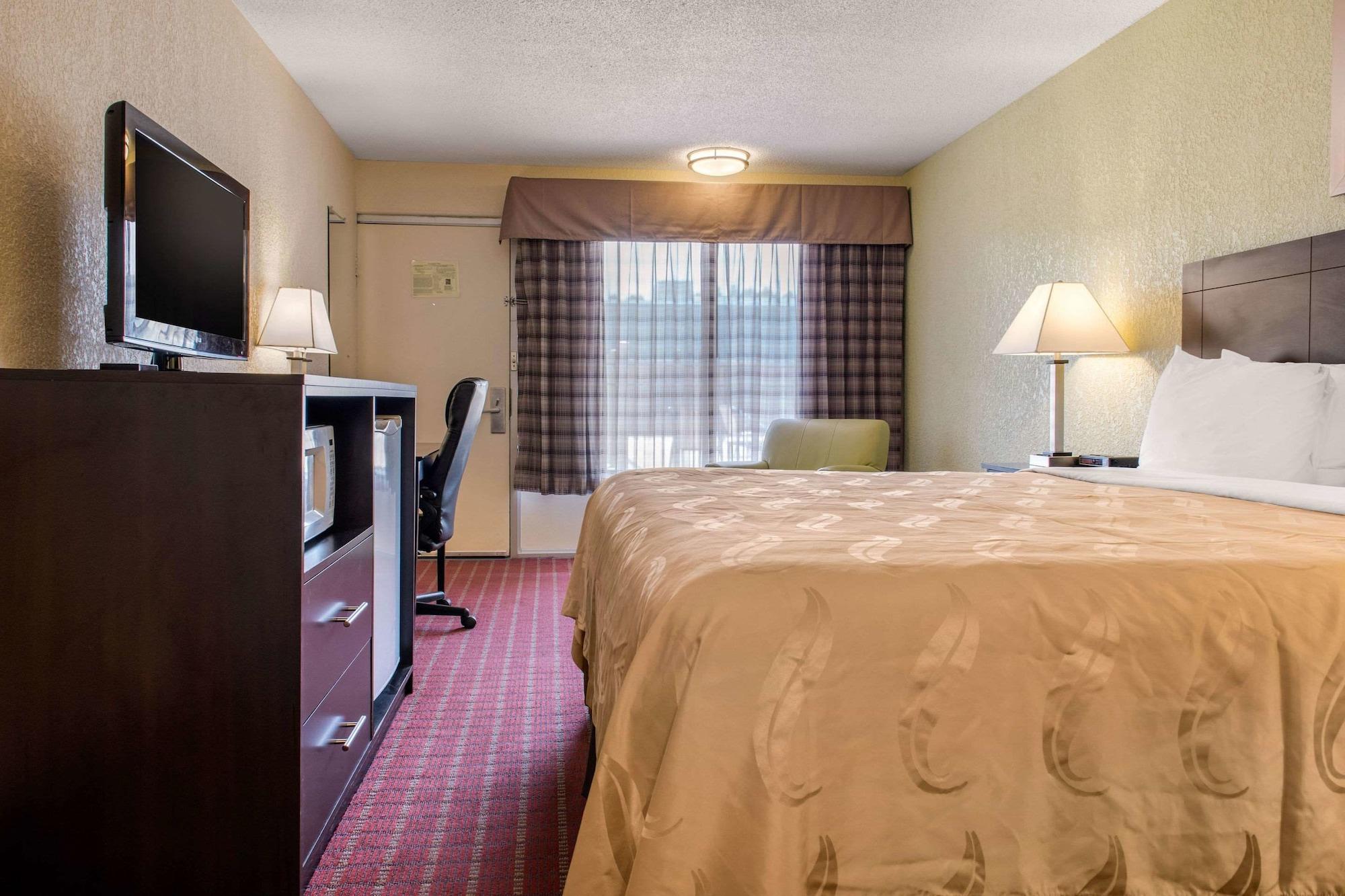 Huntingburg Quality Inn מראה חיצוני תמונה