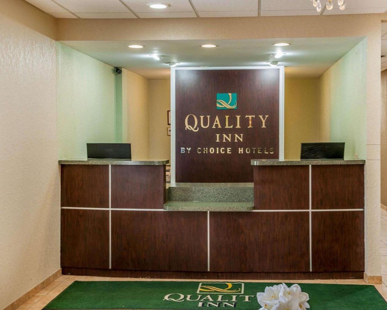 Huntingburg Quality Inn מראה חיצוני תמונה