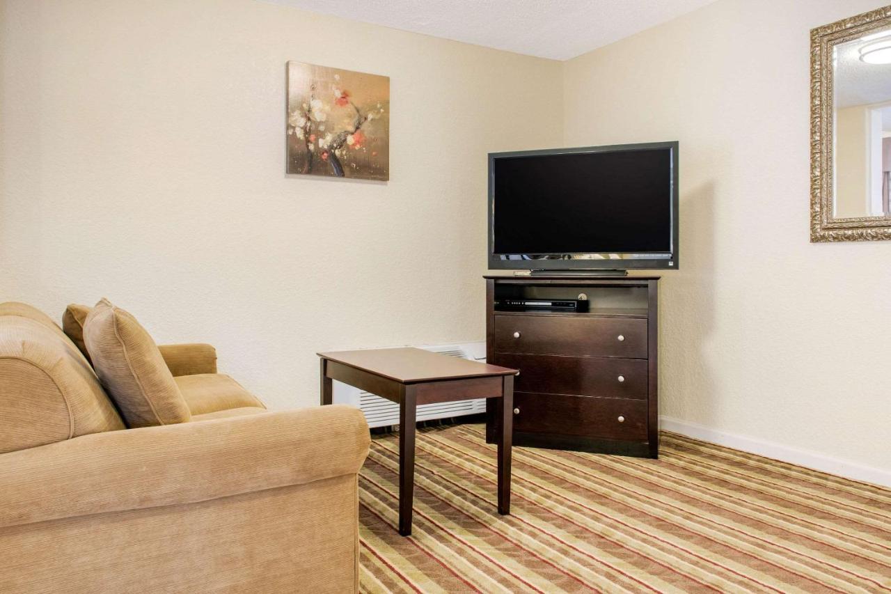 Huntingburg Quality Inn מראה חיצוני תמונה