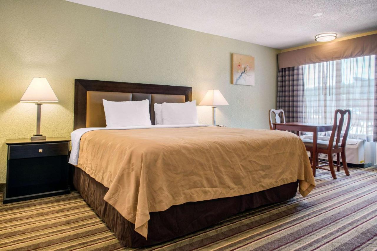 Huntingburg Quality Inn מראה חיצוני תמונה