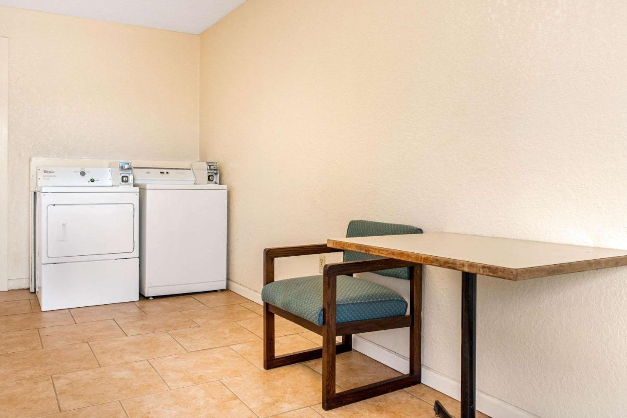 Huntingburg Quality Inn מראה חיצוני תמונה
