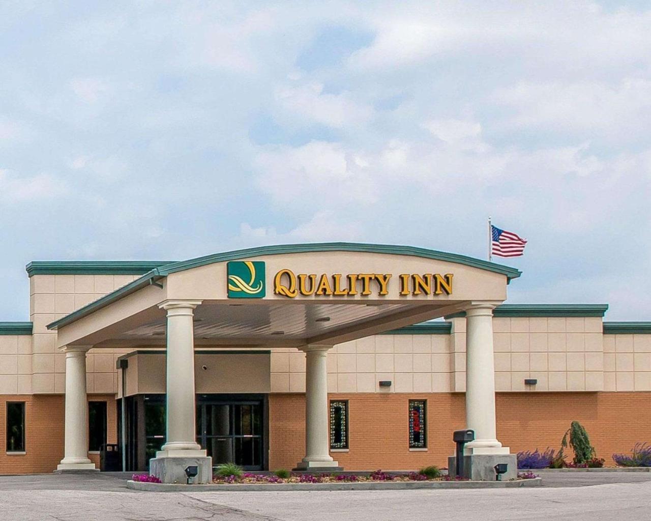 Huntingburg Quality Inn מראה חיצוני תמונה