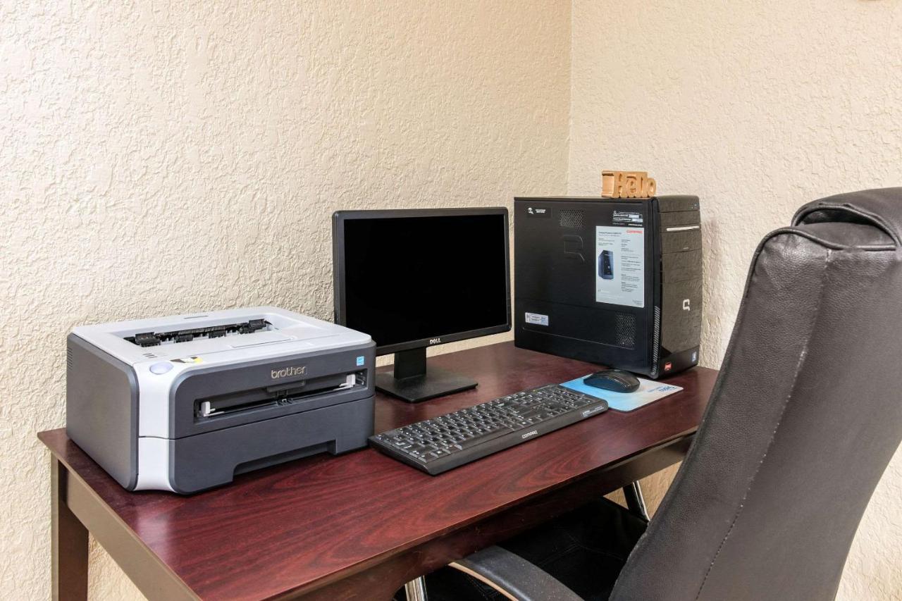 Huntingburg Quality Inn מראה חיצוני תמונה
