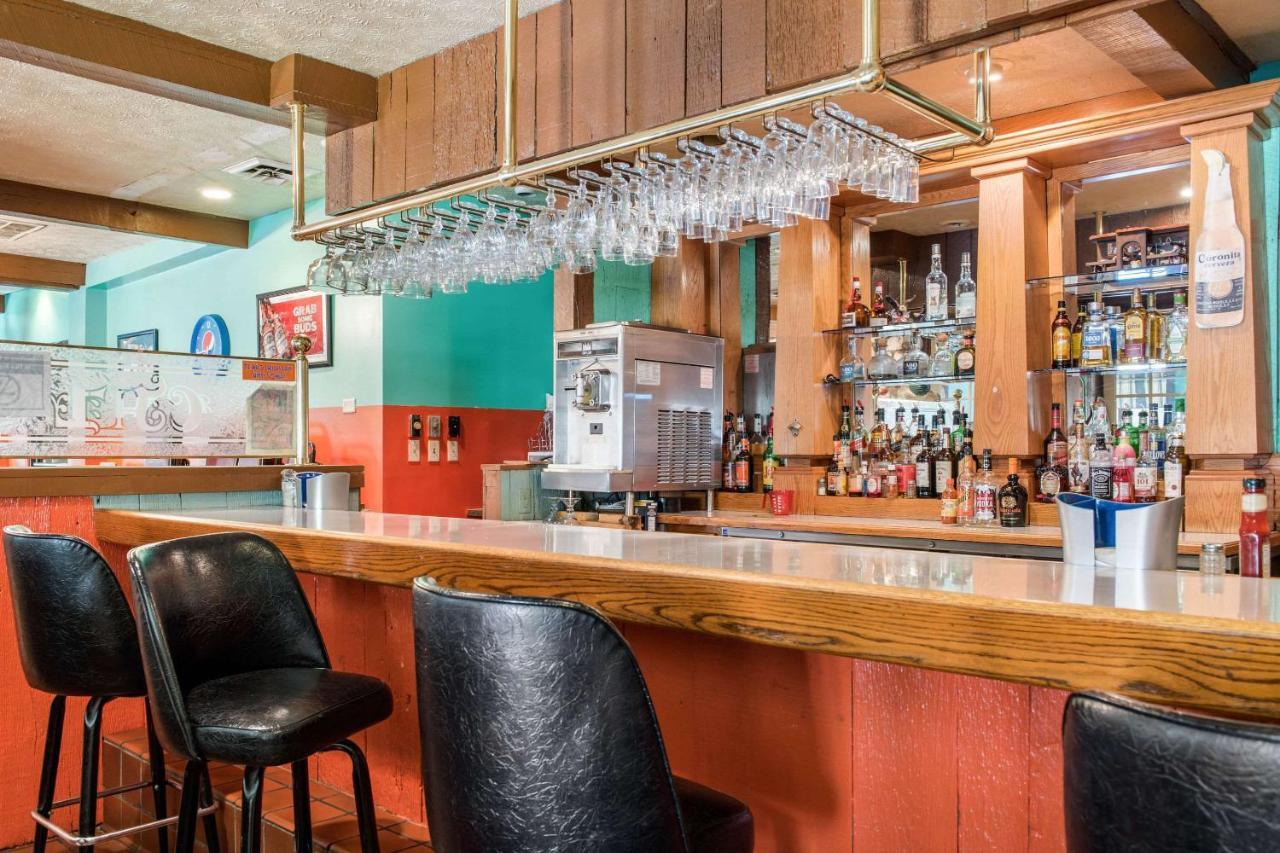 Huntingburg Quality Inn מראה חיצוני תמונה