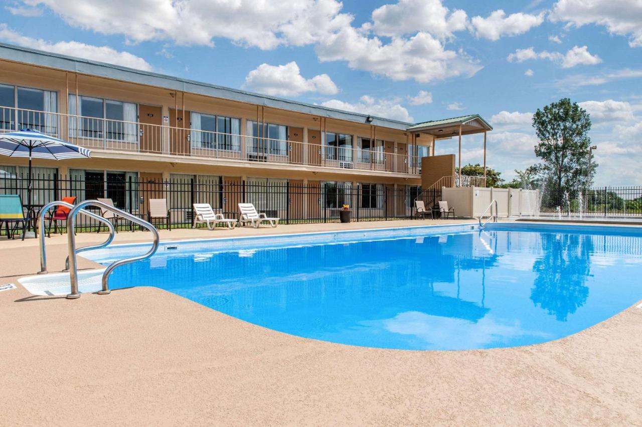 Huntingburg Quality Inn מראה חיצוני תמונה