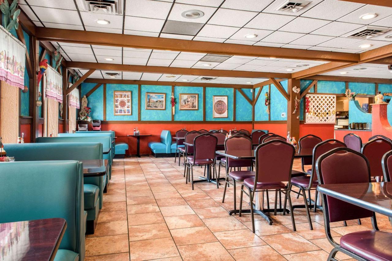 Huntingburg Quality Inn מראה חיצוני תמונה