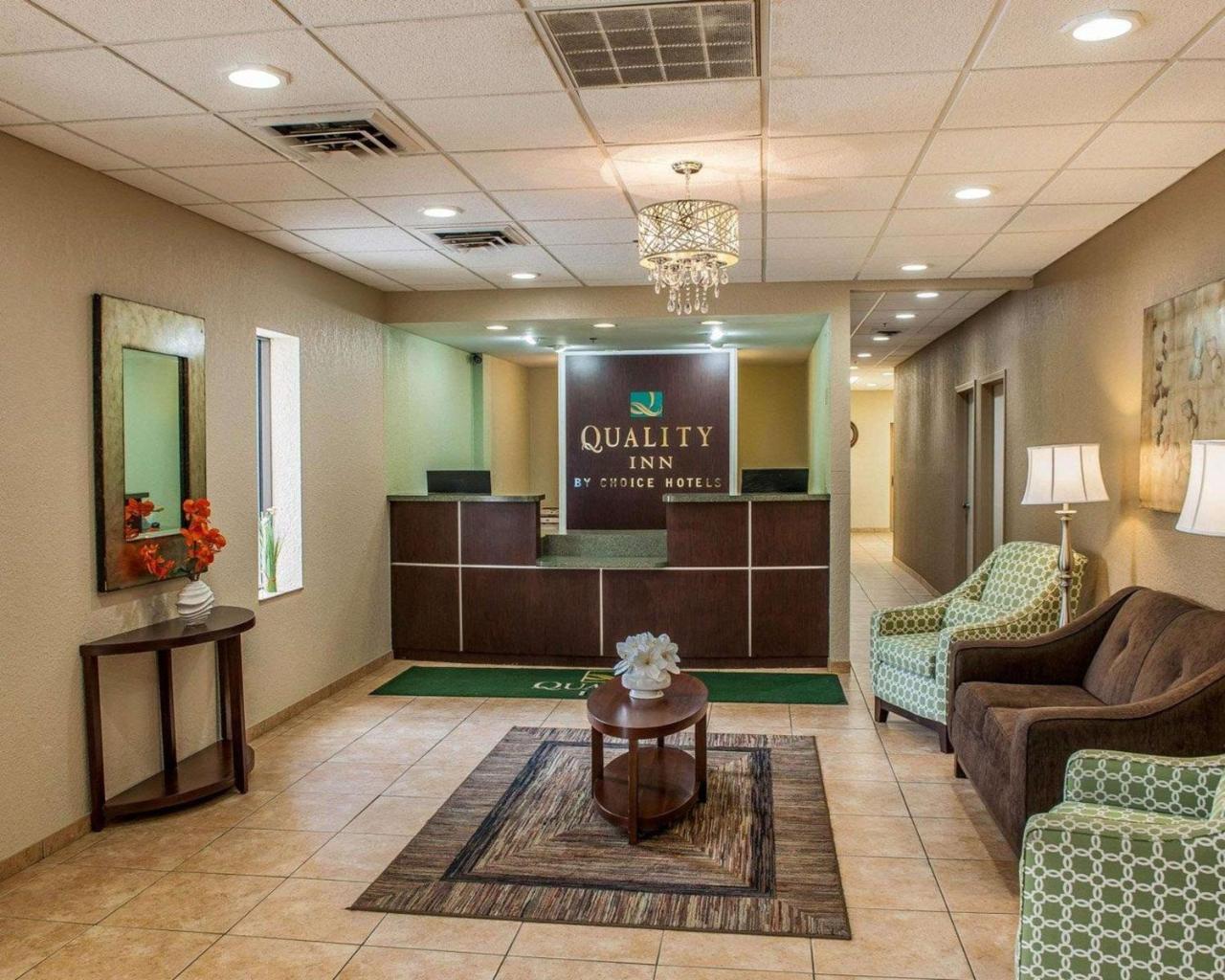 Huntingburg Quality Inn מראה חיצוני תמונה